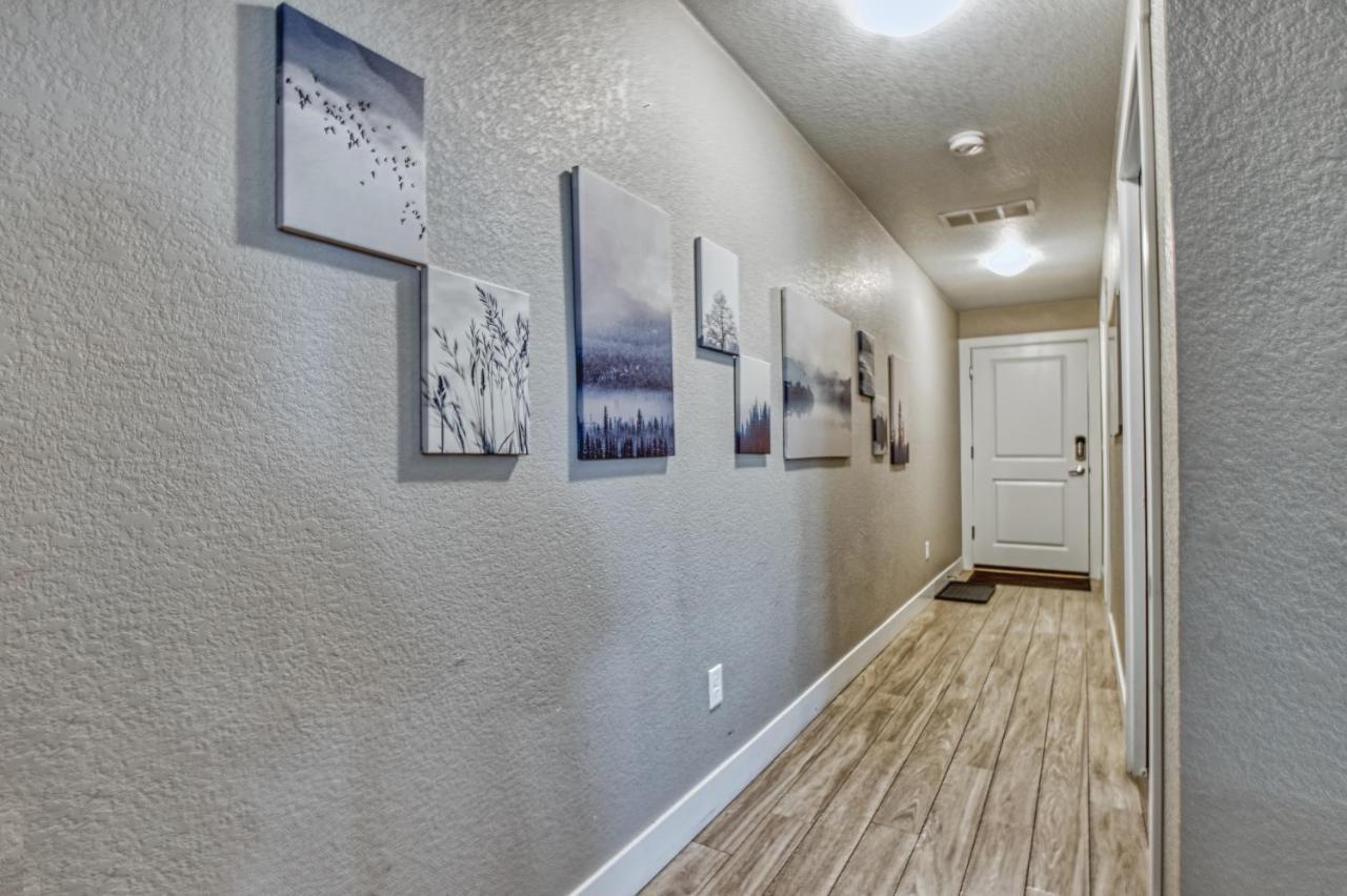 Modern Townhome Near Old Town, Breweries, & River! Fort Collins Exterior photo