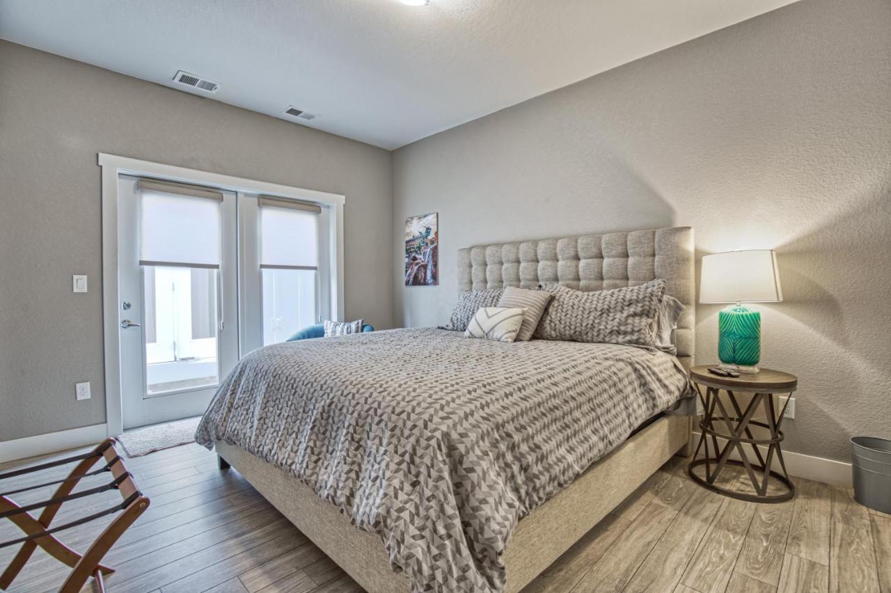 Modern Townhome Near Old Town, Breweries, & River! Fort Collins Exterior photo